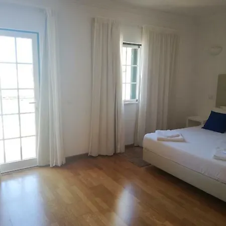 V2 X * Albufeira