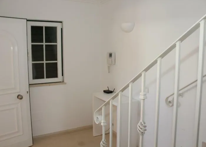 V2 X 阿尔布费拉